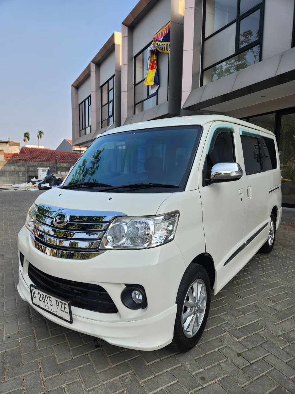 Daihatsu LUXIO X AT